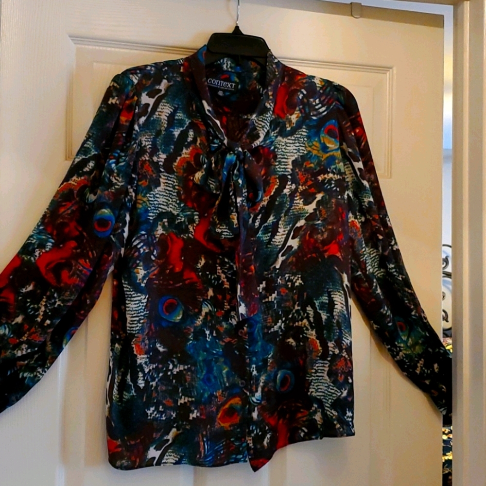 Context tie blouse